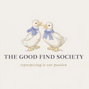 Curated vintage finds♻️✨
We repurpose & reimagine timeless pieces